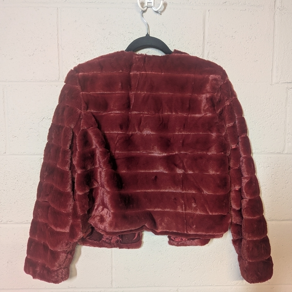 Women's Faux Fur Long Sleeve Puffy Cropped Jacket, Size Medium NWT - Picture 4 of 6